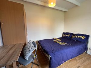 bed - click for photo gallery